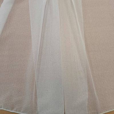 Karina_feher_es_ekru_egymas_mellett_original