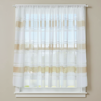 Nicole_ekru_ablakon_original