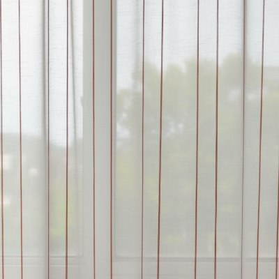 Inessa_bordo_ablakon_original