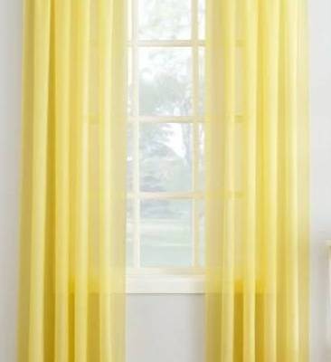 gyurt_voile_sarga_ablakon_original