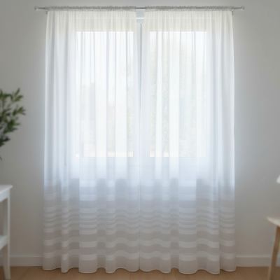 Tulsa_feher_hosszu_fuggony_ablakon_original