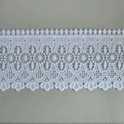 10cm_kisviragos_csipke_feher_original