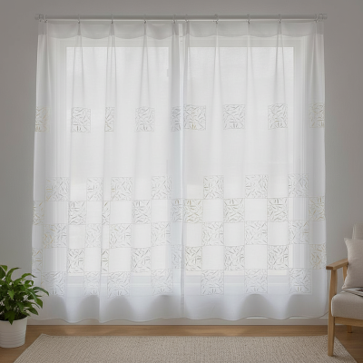 Fanni_ekru_ablakon_original