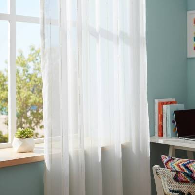 Arany_csikos_batiszt_ablakon_original